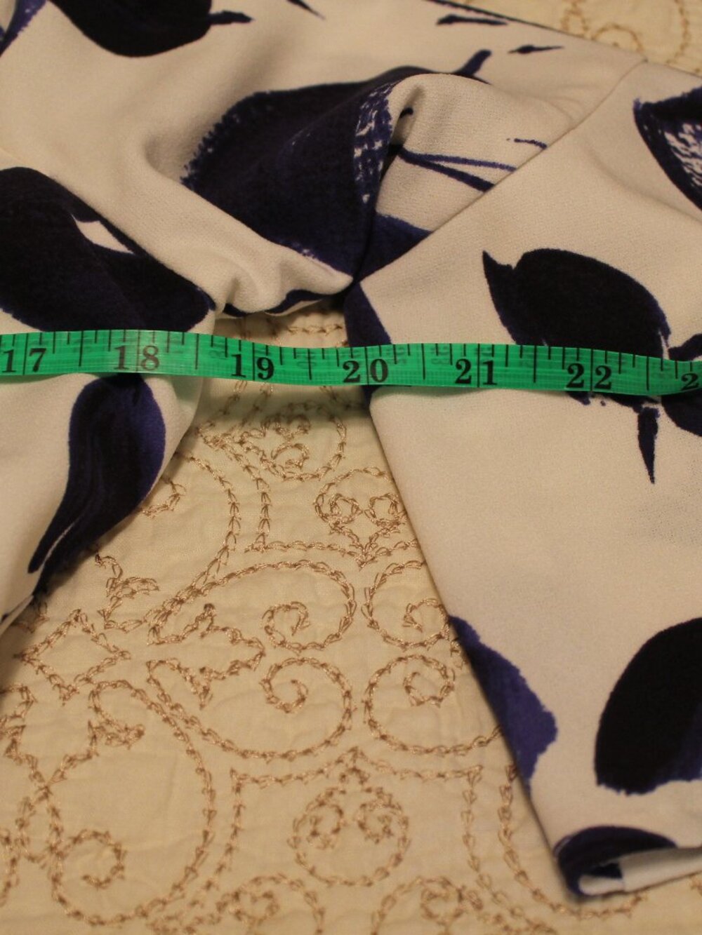 Vince Camuto Sheath dress Flower Floral design EUC - Picture 9 of 9